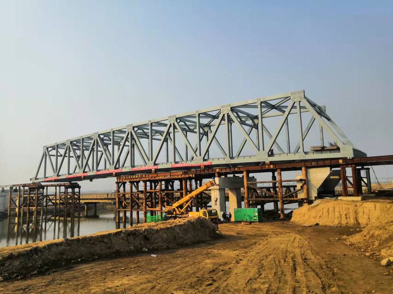 集團公司所屬設計院參建小清河復航工程郭家橋頂推施工順利完成